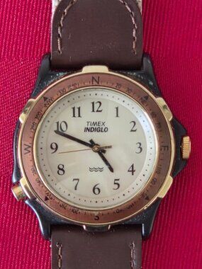 COMPLETELY REFRESHED, VINTAGE 1980'S TIMEX INDIGLO WRIST WATCH!!!